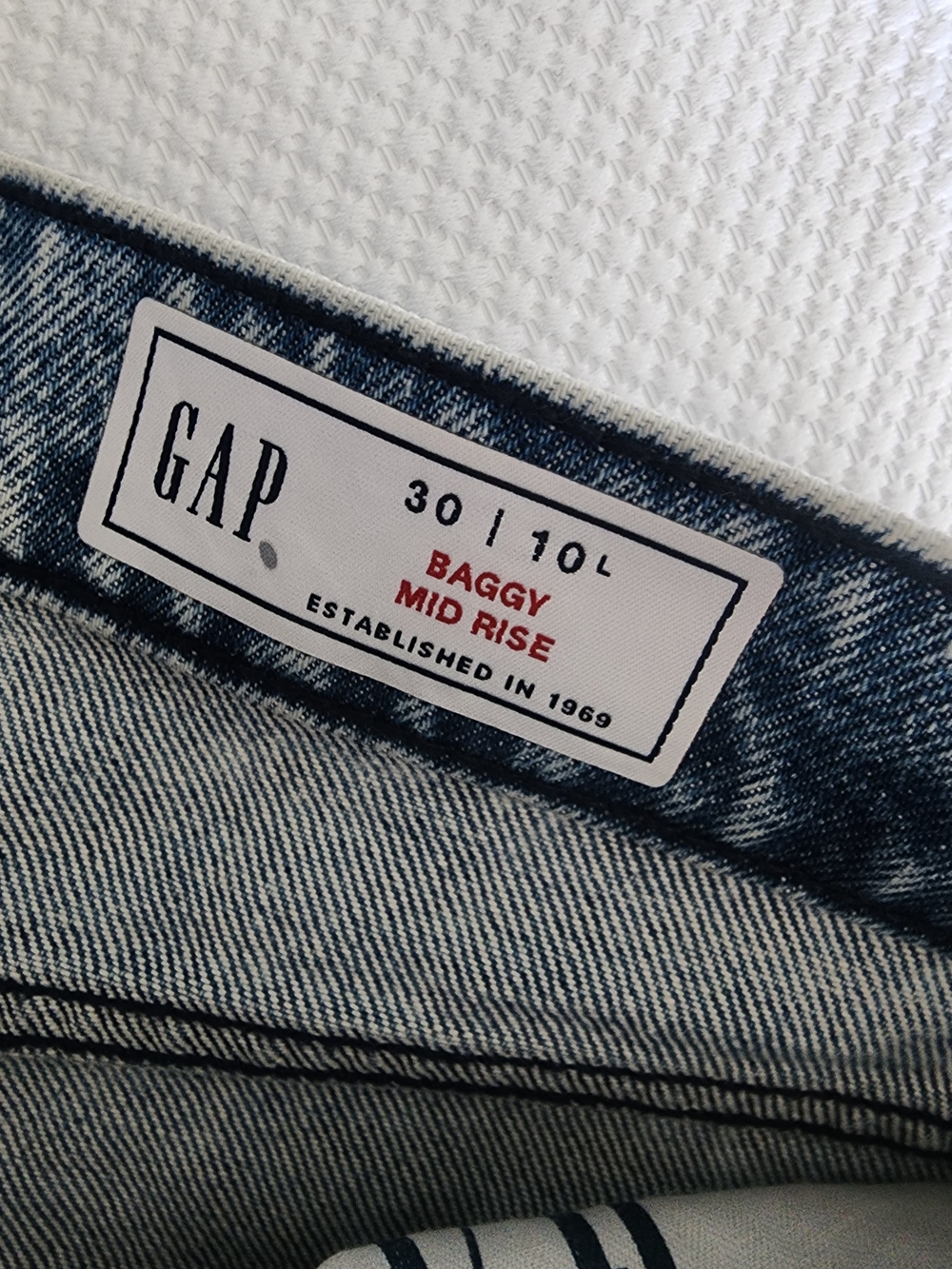 GAP Mid Rise Baggy Jeans - Light Blue Denim New With Tags - Picture 6 of 14
